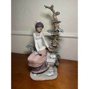 Lladro Flawless 5159 Black Legacy HARMONY Lady figure sitting with doves - 12”